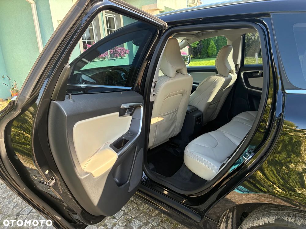 Volvo XC 60 D4 AWD Ocean Race - 19