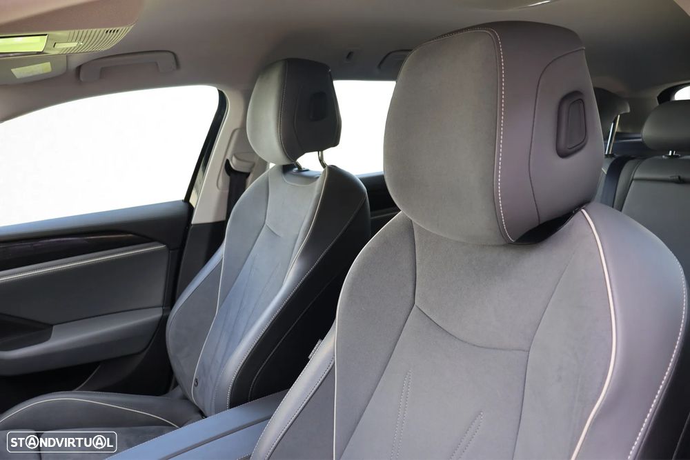 VW Passat Variant 2.0 TDI Business DSG - 17
