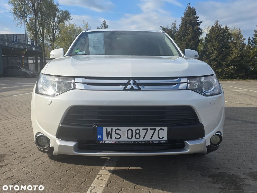 Mitsubishi Outlander 2.0 Instyle Navi 4WD CVT - 8
