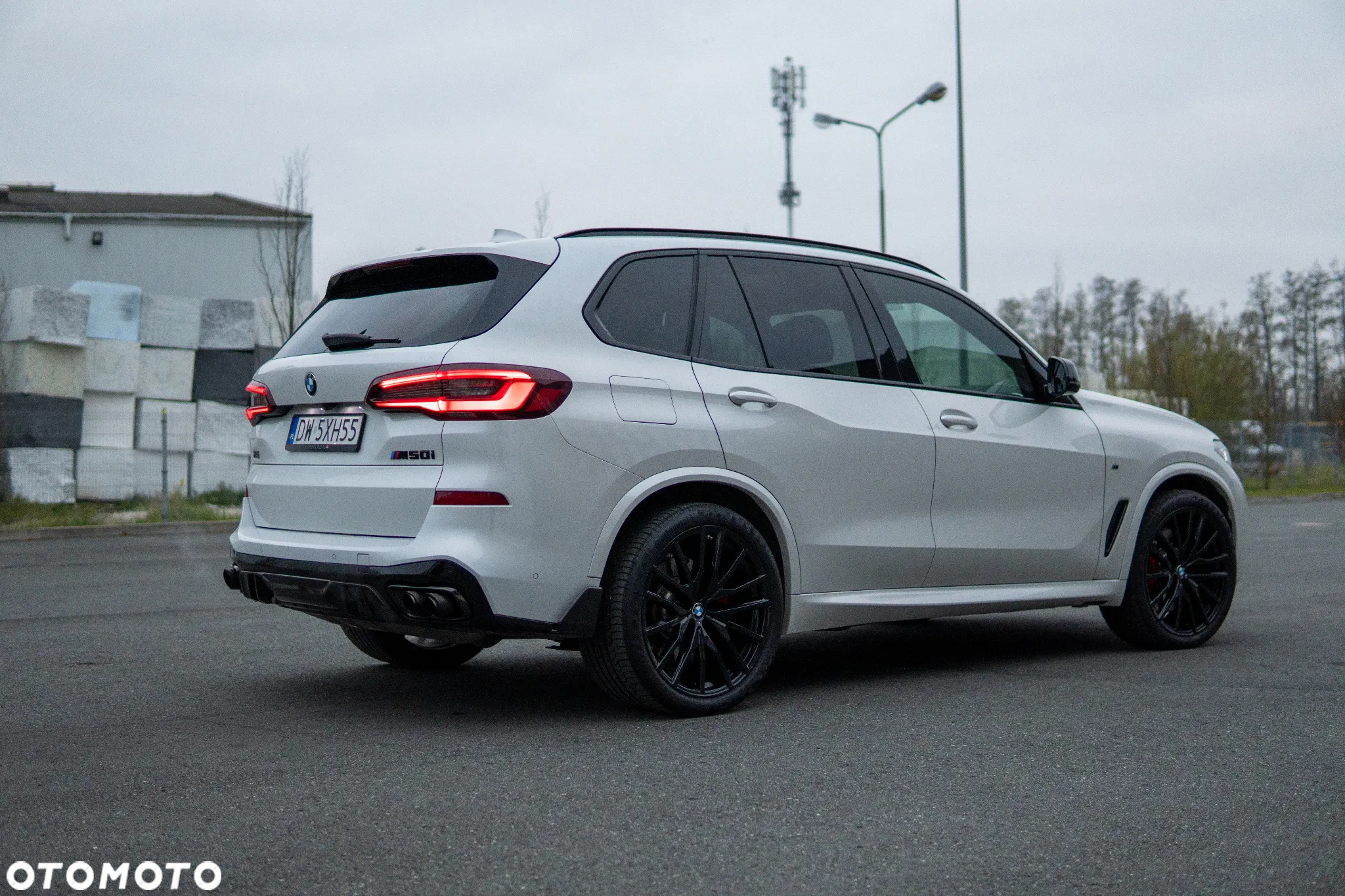 BMW X5 M M50i - 16