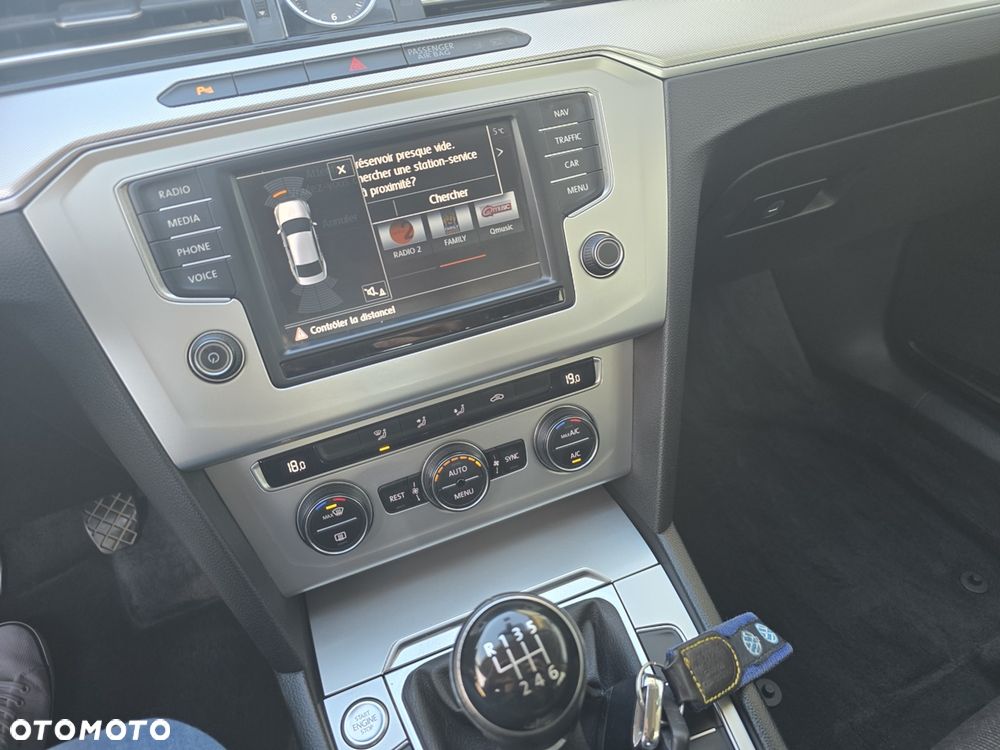 Volkswagen Passat - 22