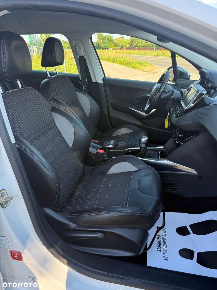 Peugeot 2008 1.6 VTi Style - 11