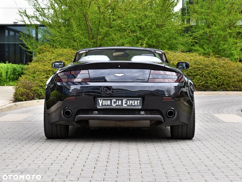 Aston Martin V8 Vantage - 8