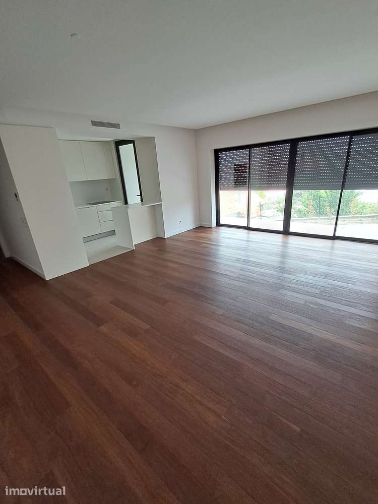 Apartamento T2 para arrendamento na Avenida Concelho da Europa - Grande imagem: 5/22