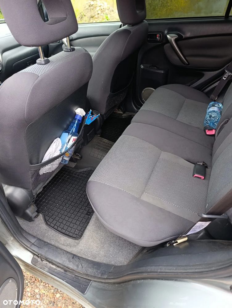 Toyota RAV4 2.0 VVT-i 4x4 - 6