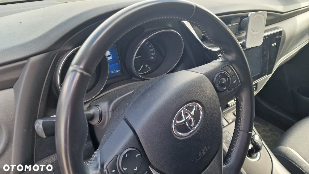Toyota Auris - 12