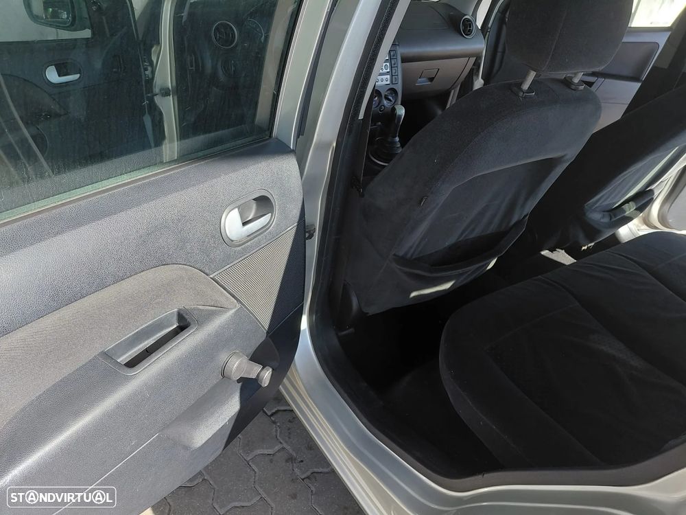 Ford Fiesta 1.25 Trend - 11