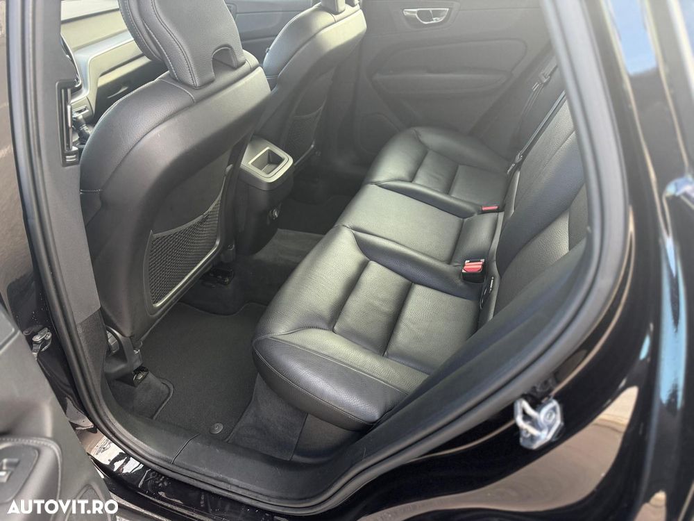 Volvo XC 60 D4 AWD Geartronic Momentum - 12