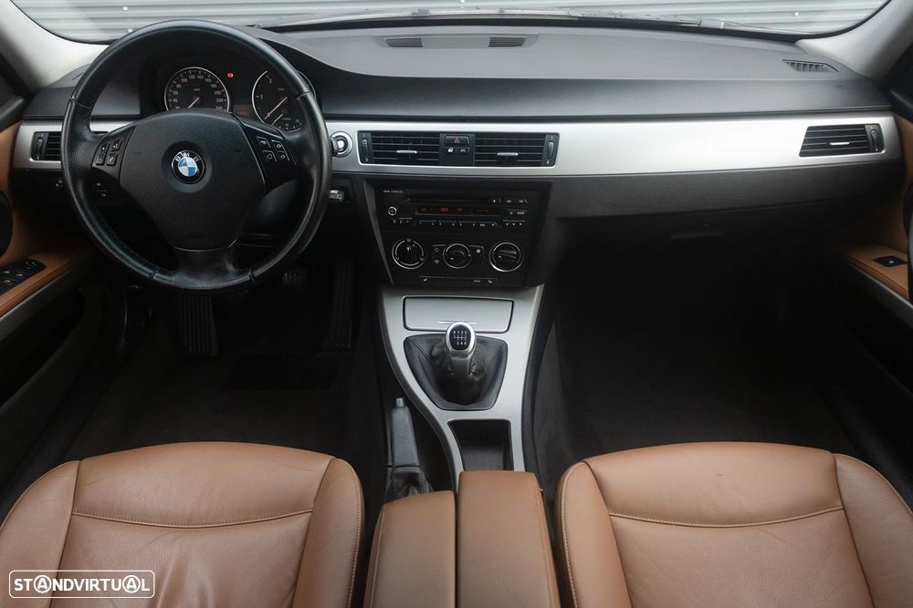 BMW 318 d Touring - 8