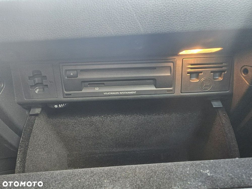 Volkswagen Golf Sportsvan 1.4 TSI (BlueMotion Technology) Highline - 35