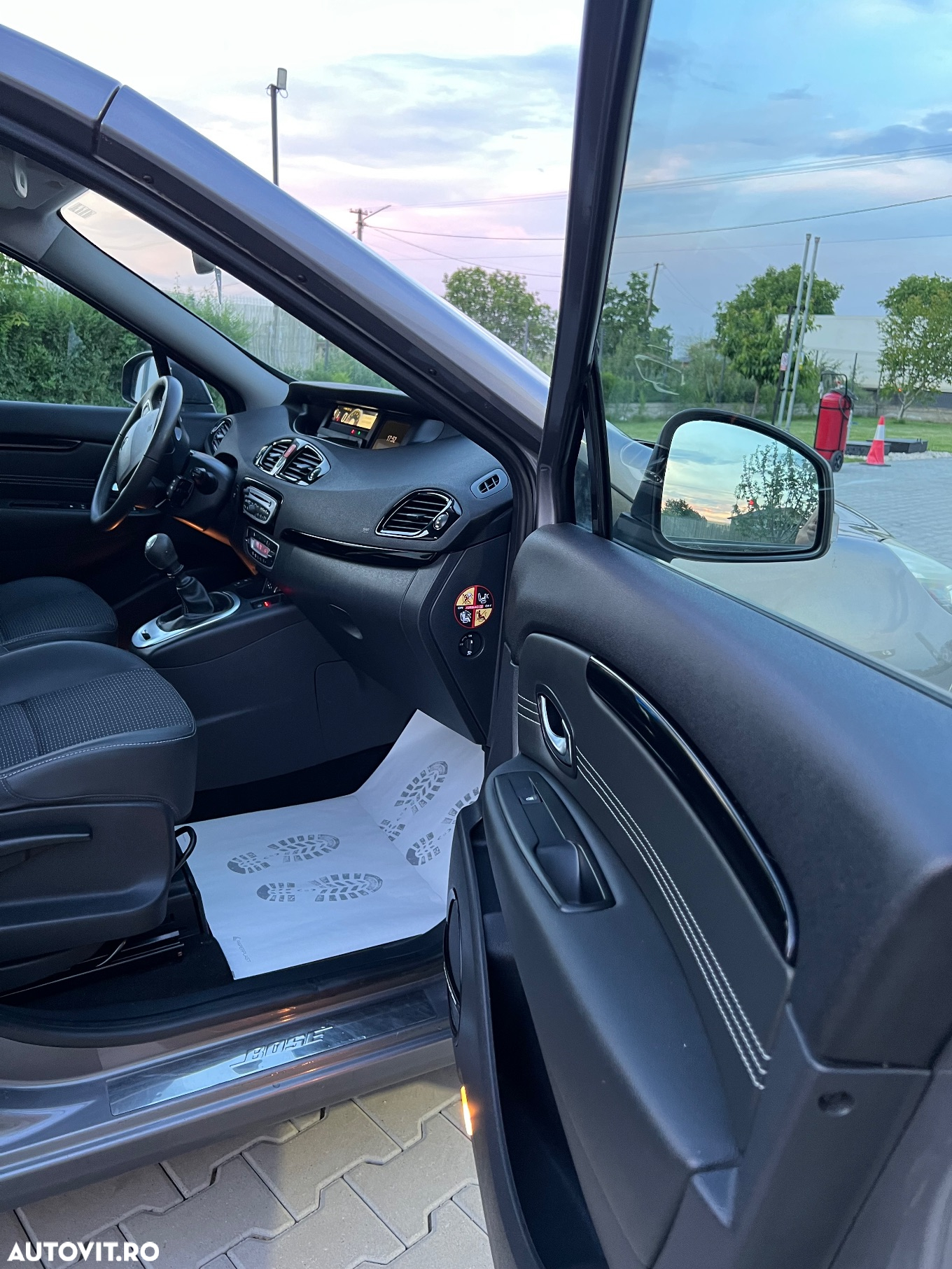 Renault Scenic TCe 130 Bose Edition - 12