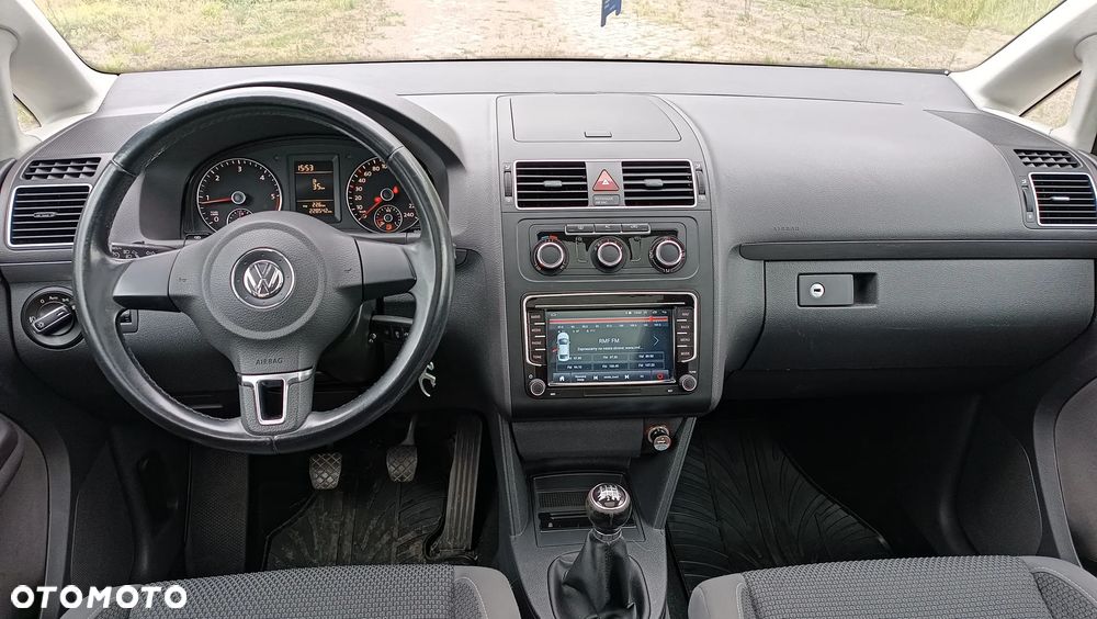 Volkswagen Touran - 14