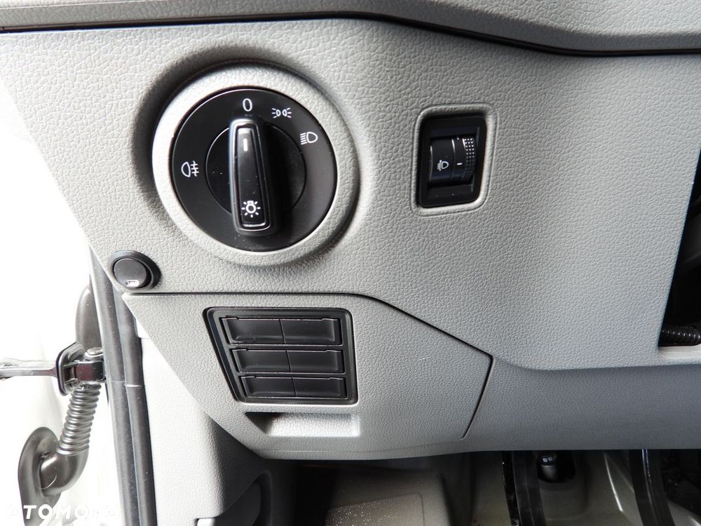 MAN TGE 3.140 CHŁODNIA KONTENER -1*C 8 PALET FUNKCJA GRZANIA TEMPOMAT PNEUMATYKA KLIMATYZACJA  140KM - 29