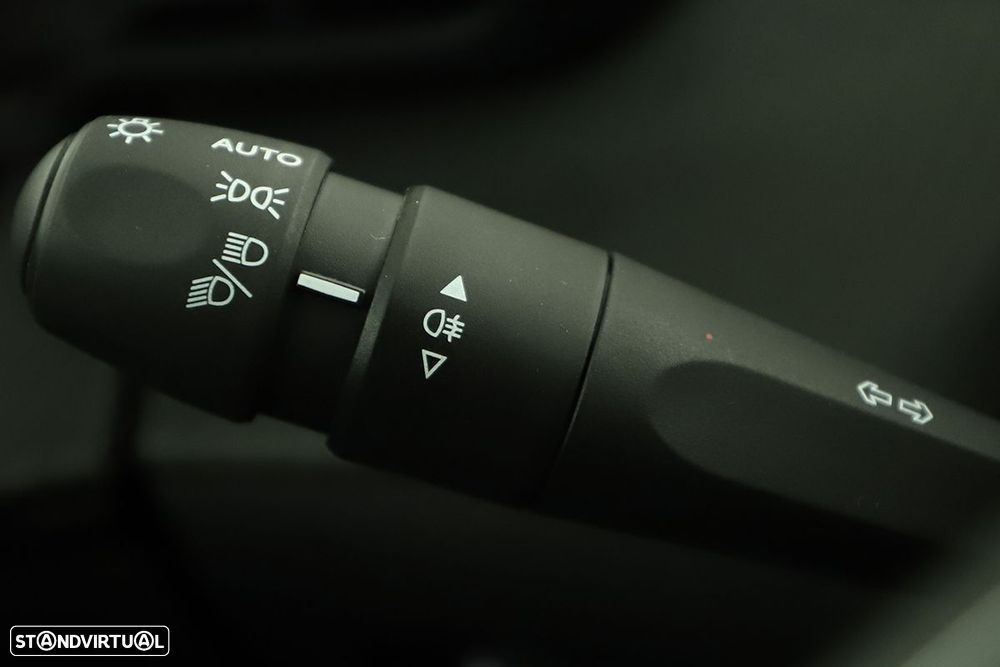 Peugeot 2008 1.2 PureTech Allure - 17