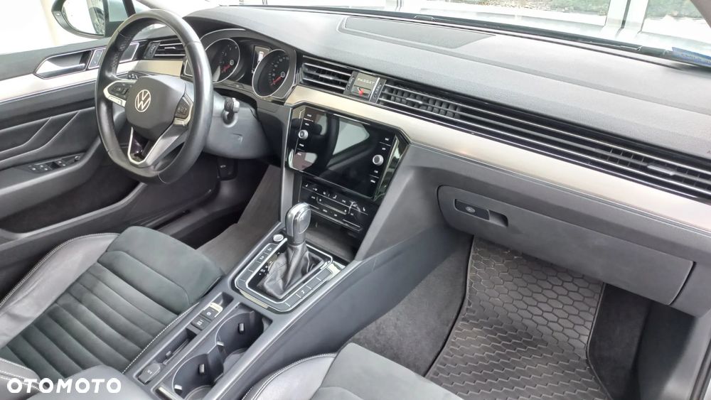 Volkswagen Passat 2.0 TSI Elegance DSG - 34