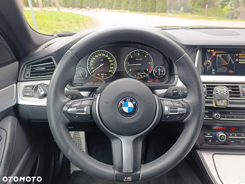 BMW Seria 5 525d xDrive Luxury Line - 24