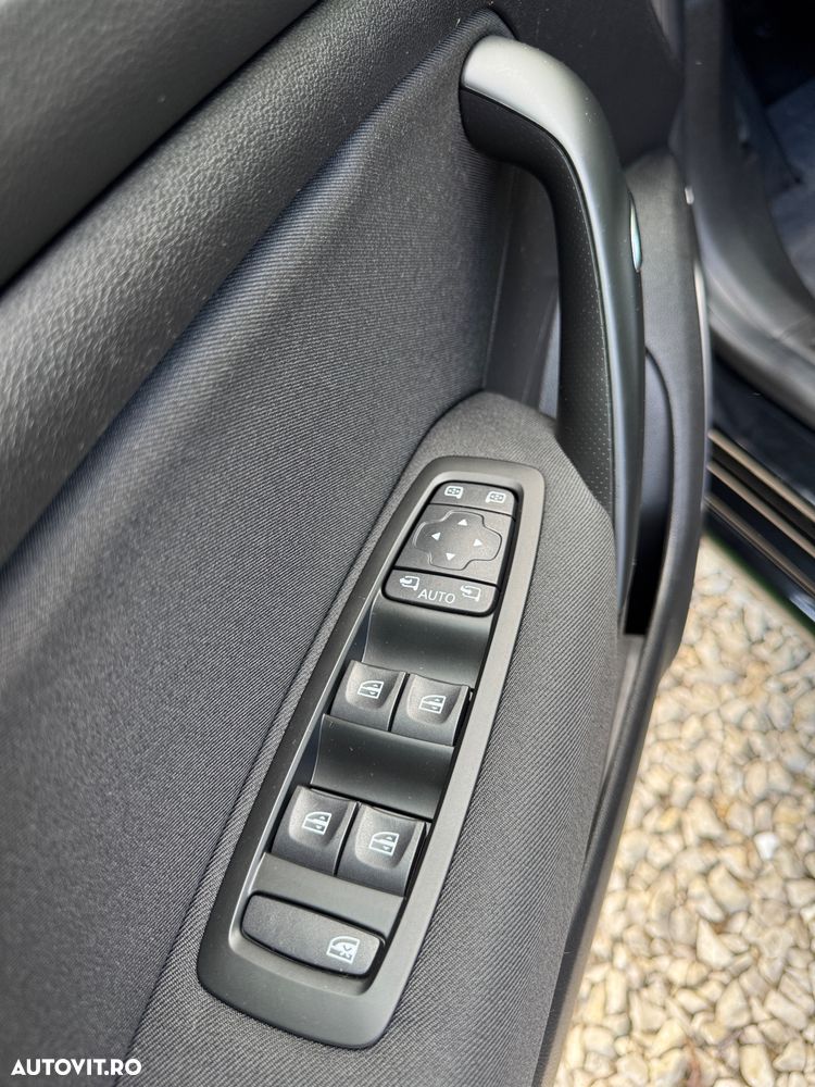 Renault Megane Blue dCi 116 Intens - 13