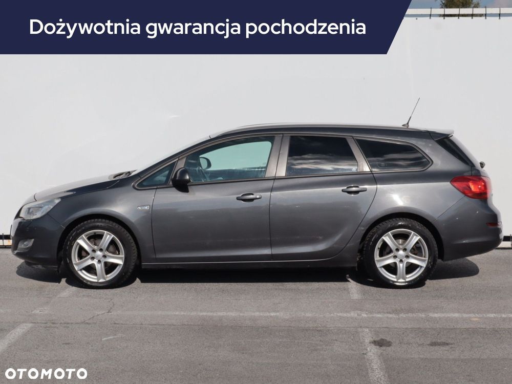 Opel Astra 2011 photo 3