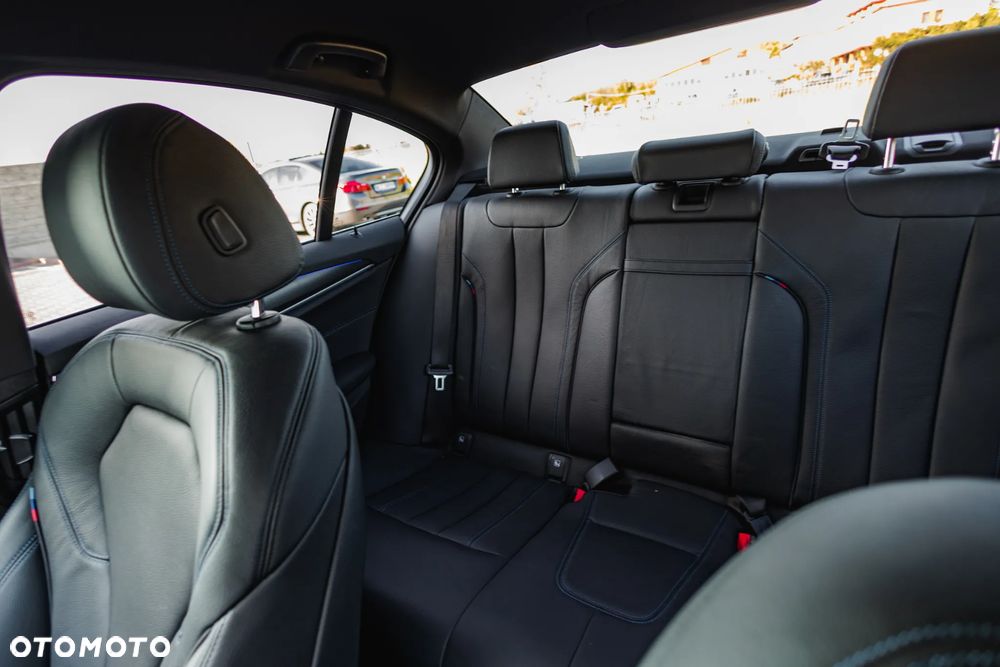 BMW Seria 5 530d xDrive mHEV sport - 13