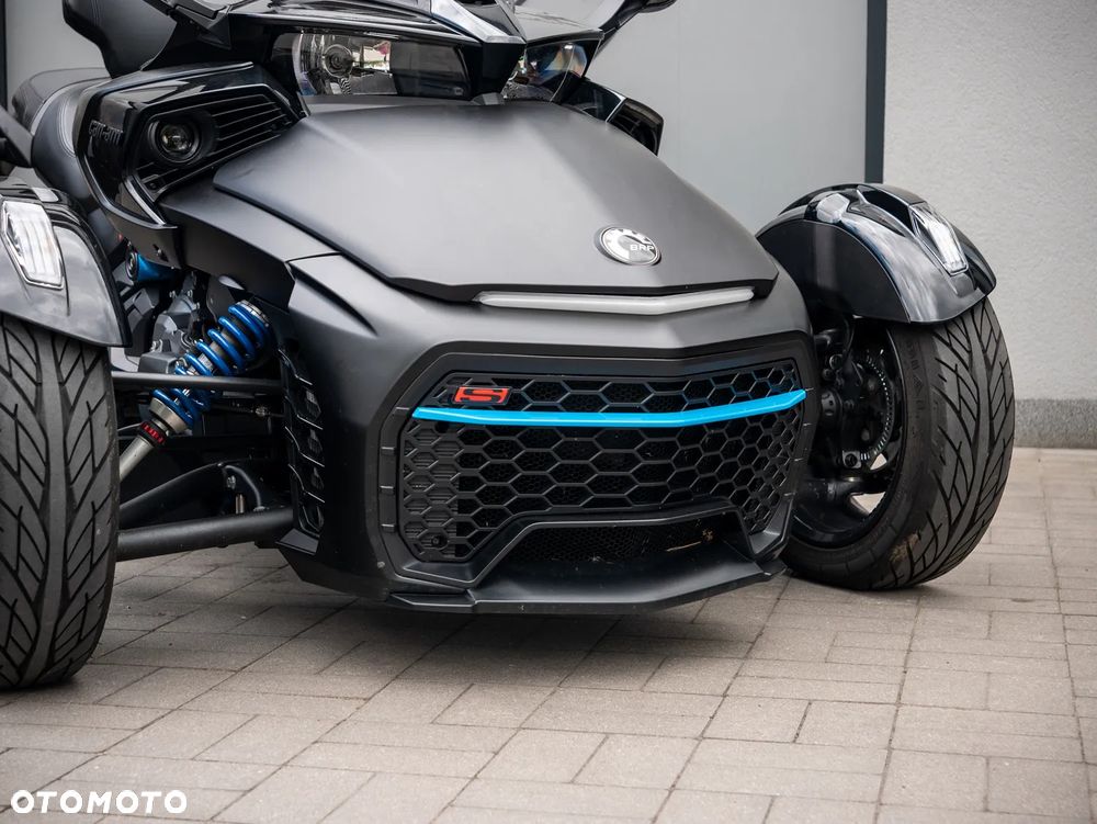 Can-Am Spyder - 21