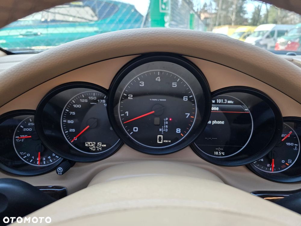 Porsche Panamera 4 PDK Platinum Edition - 20