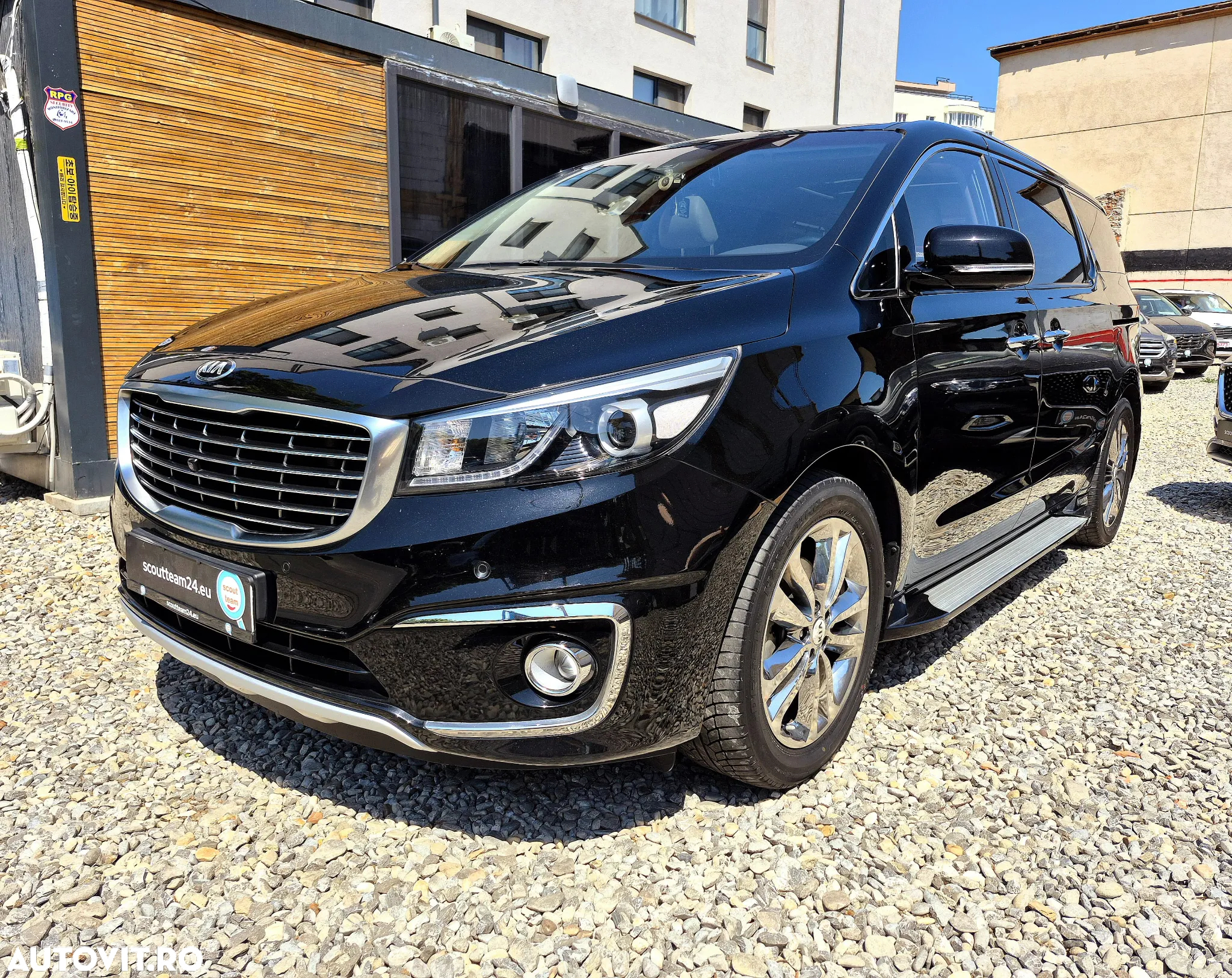 Kia Carnival - 6