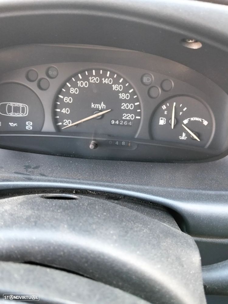 Ford Fiesta 1.8 D Studio - 10