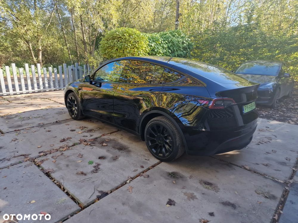 Tesla Model Y 2022 photo 2