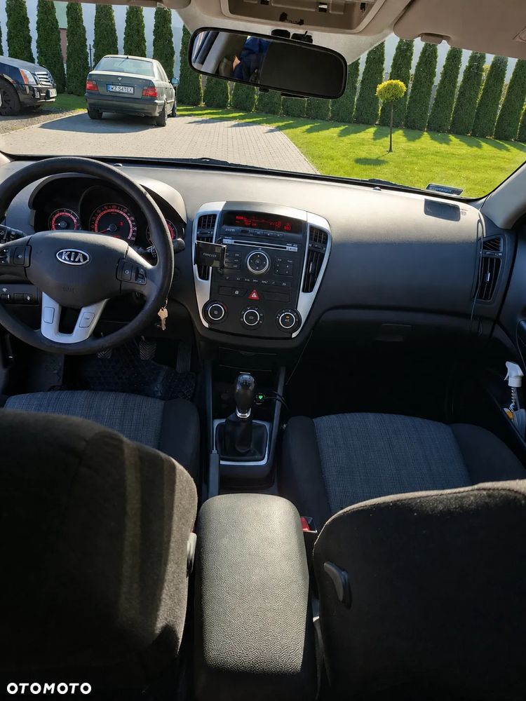 Kia Ceed 1.6 Comfort + - 5