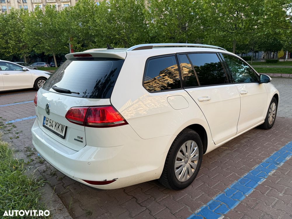 Volkswagen Golf - 10