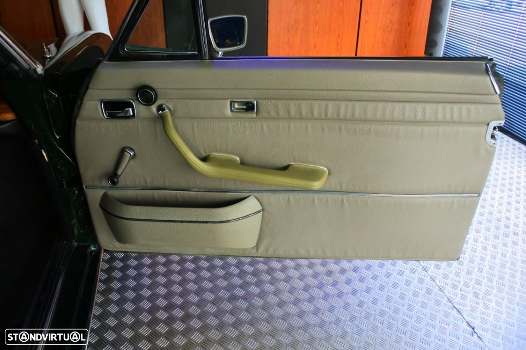 Mercedes-Benz 250 - 29