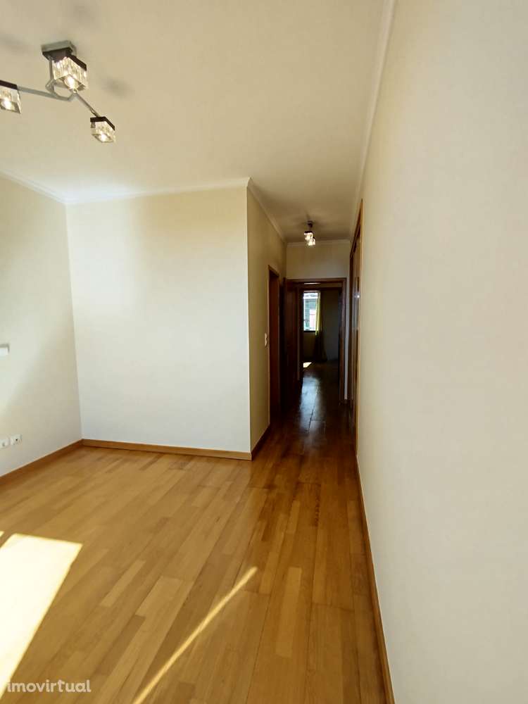 Apartamento T2, situado na zona do Lagar – Câmara de Loboss - Grande imagem: 5/17