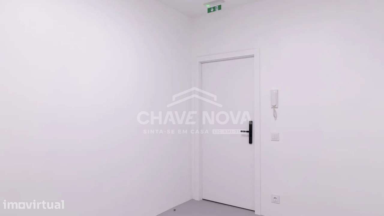 Loja Totalmente Equipada para Clínica ou Estética no Porto - Grande imagem: 5/14