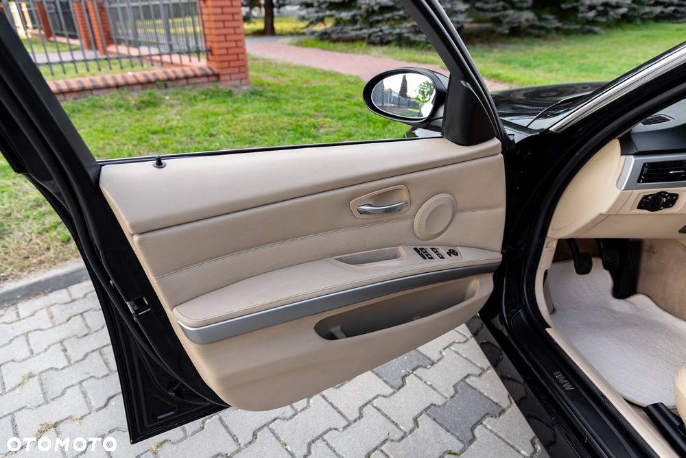 BMW Seria 3 325i - 19