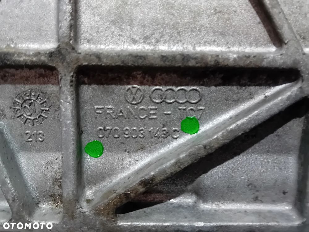 łapa alternatora VW T5 2.5 TDI 2007 070903143C - 2