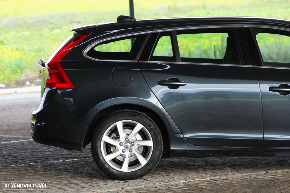 Volvo V60 1.6 D2 Momentum Eco Powershift - 7