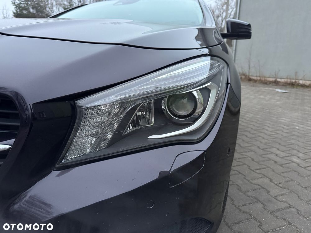 Mercedes-Benz CLA 250 4Matic 7G-DCT AMG Line - 12