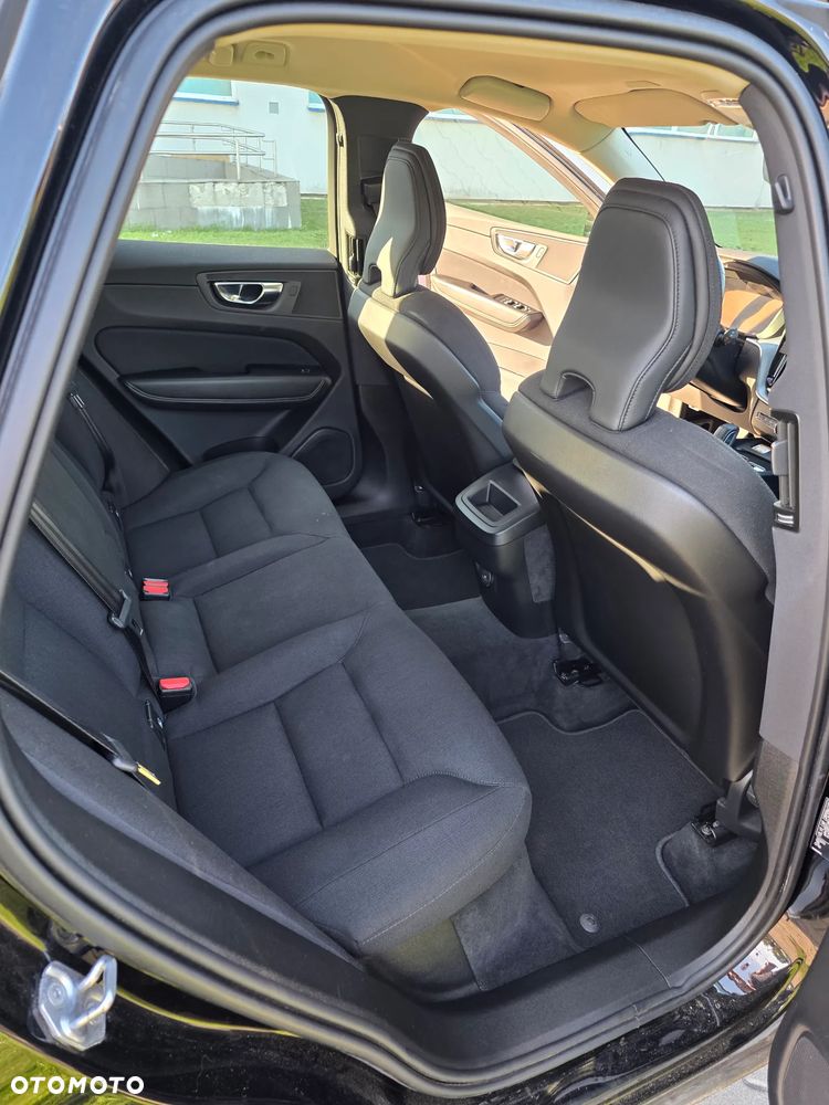 Volvo XC 60 B5 B AWD Momentum - 13