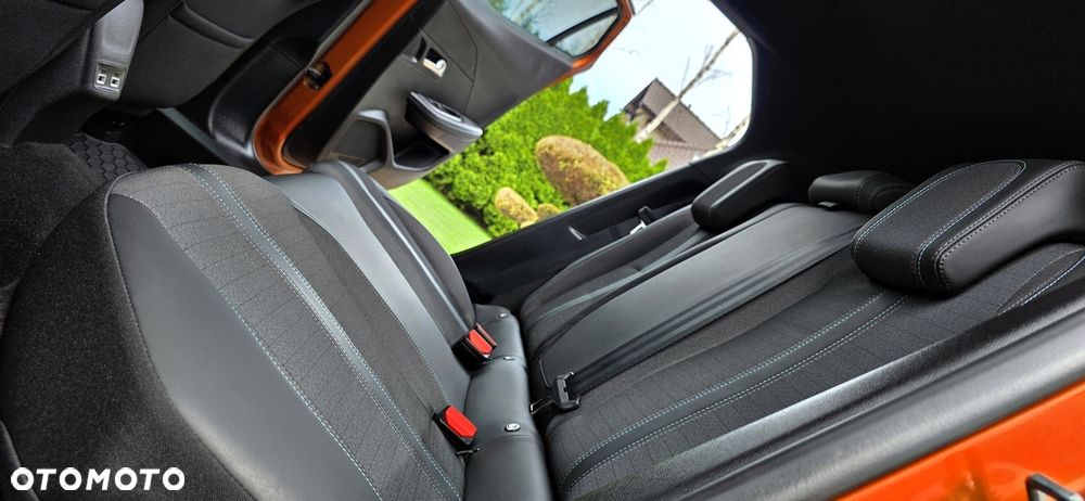 Peugeot 2008 1.5 BlueHDi Allure S&S EAT8 - 19