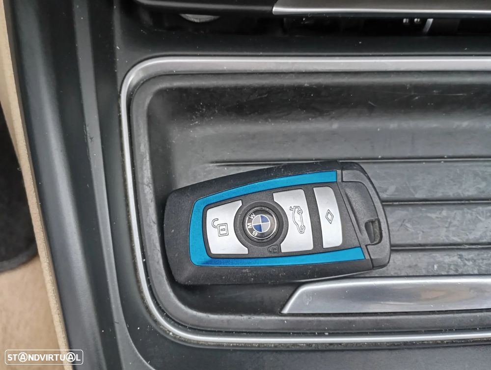 BMW 320 d Line Luxury - 5