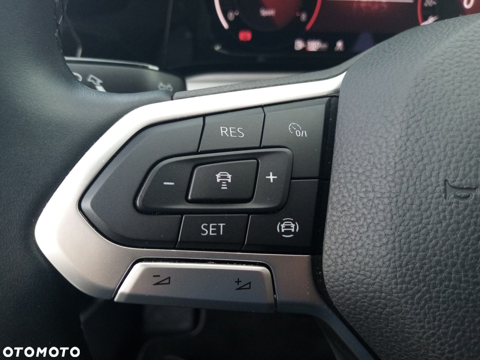 Volkswagen Golf VIII 1.5 TSI EVO Life - 16