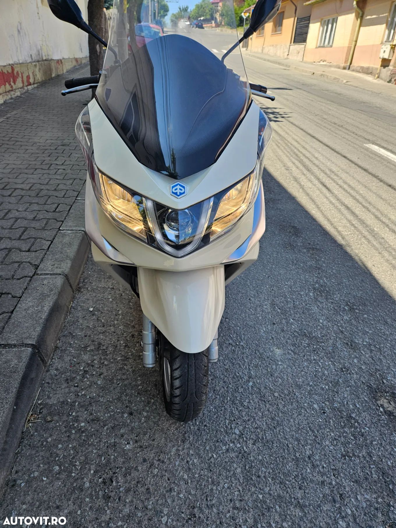 Piaggio X10 350 - 1