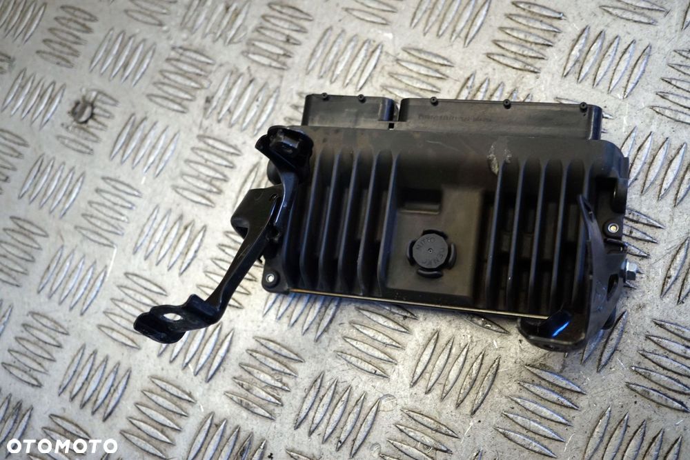 STEROWNIK SILNIKA KOMPUTER YARIS CROSS 1.5 12V HYBRID 89661-0UA00 MB283000-0242 TOYOTA 2020- - 2