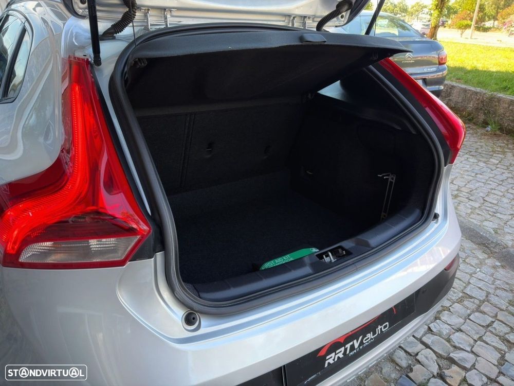 Volvo V40 Cross Country 1.6 D2 Momentum - 16