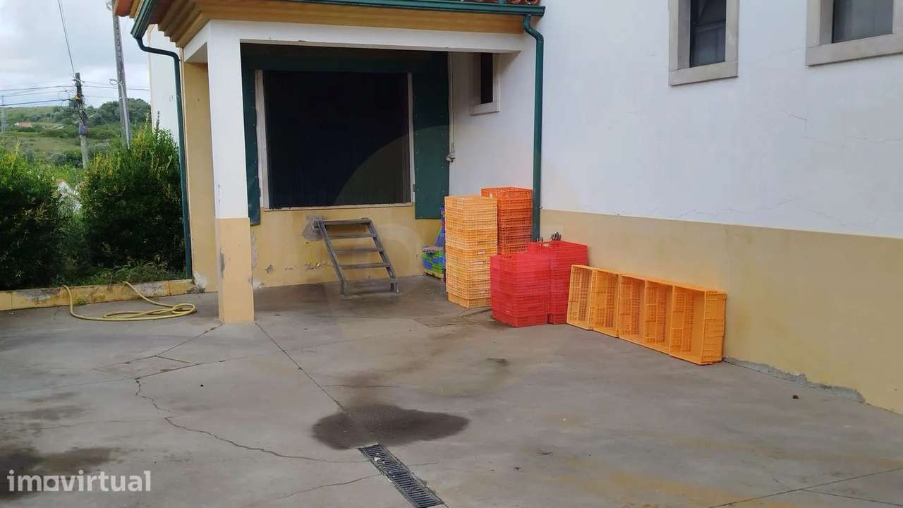 Fábrica de Enchidos em Funcionamento - Grande imagem: 2/16