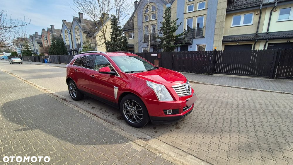 Cadillac SRX - 13