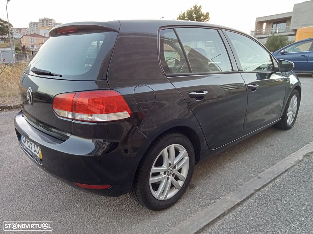 VW Golf 2.0 TDi Confortline - 4