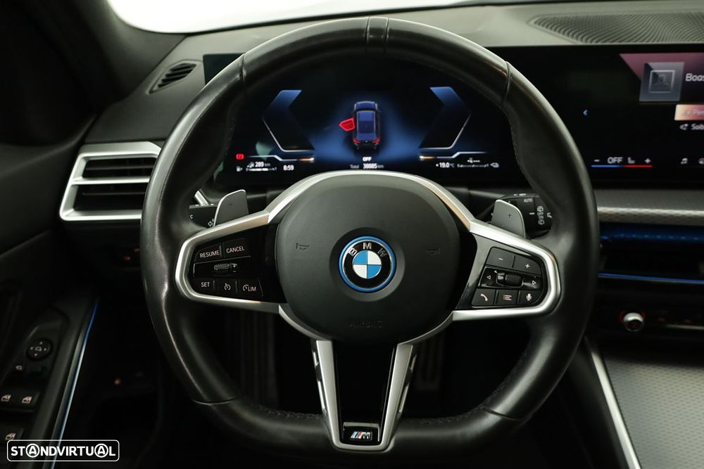 BMW 330 e Edição Desportiva M Auto - 17
