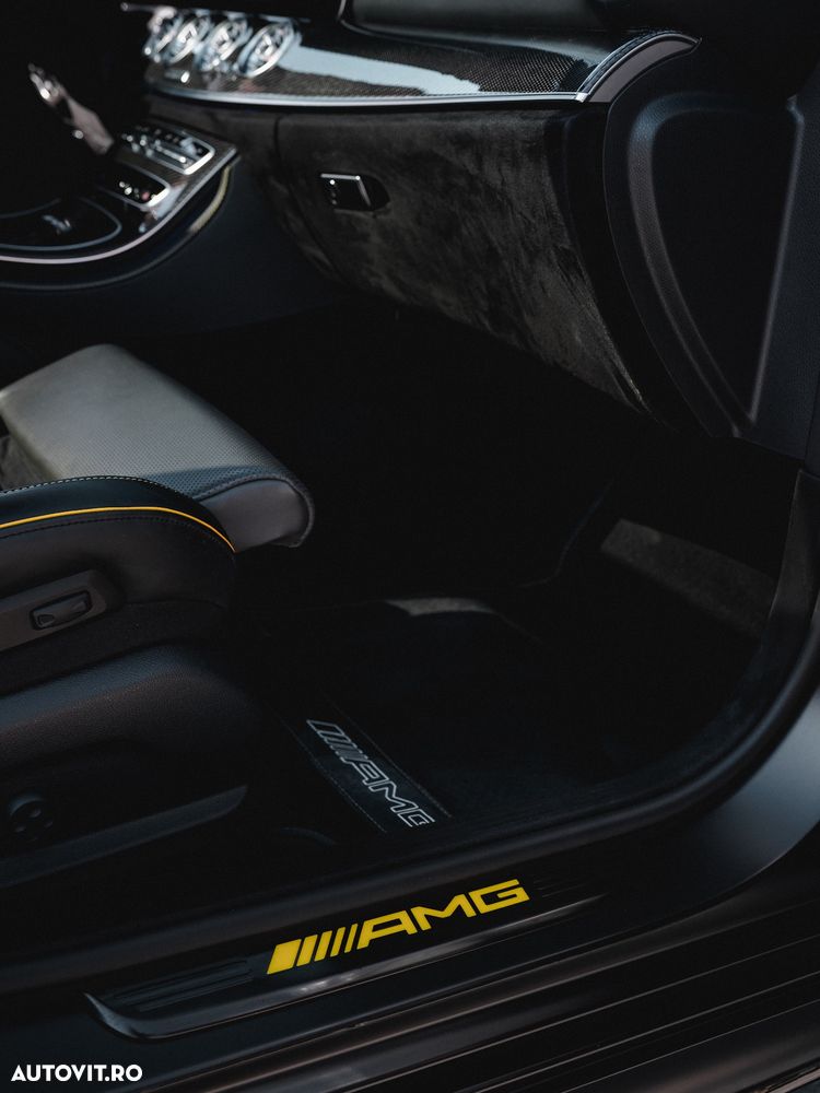 Mercedes-Benz E - 12