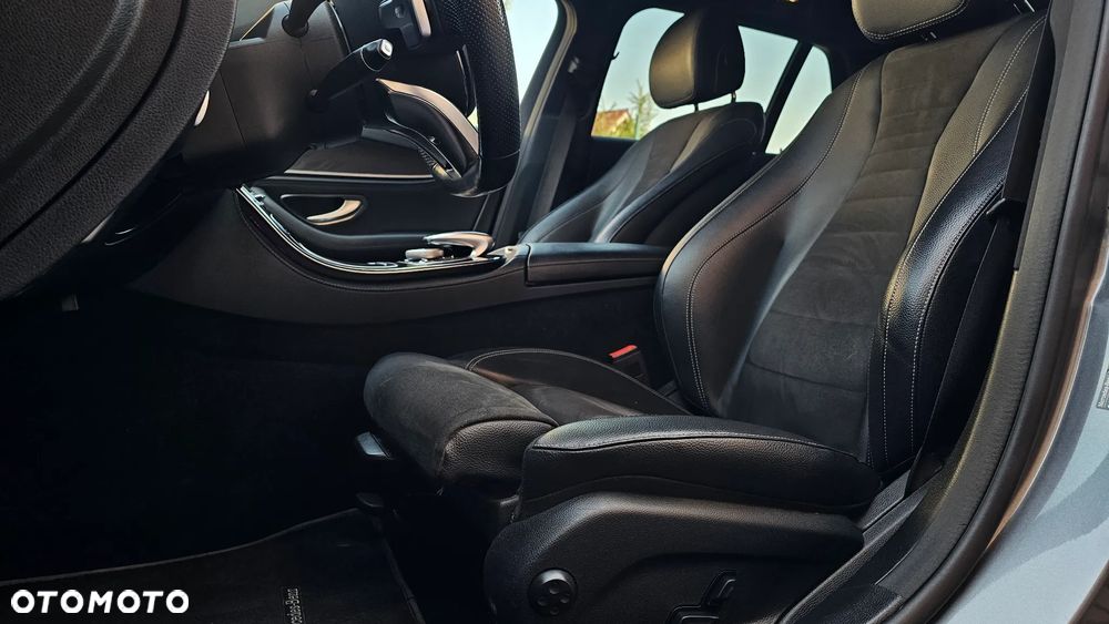 Mercedes-Benz Klasa E 220 d 4Matic 9G-TRONIC AMG Line - 7